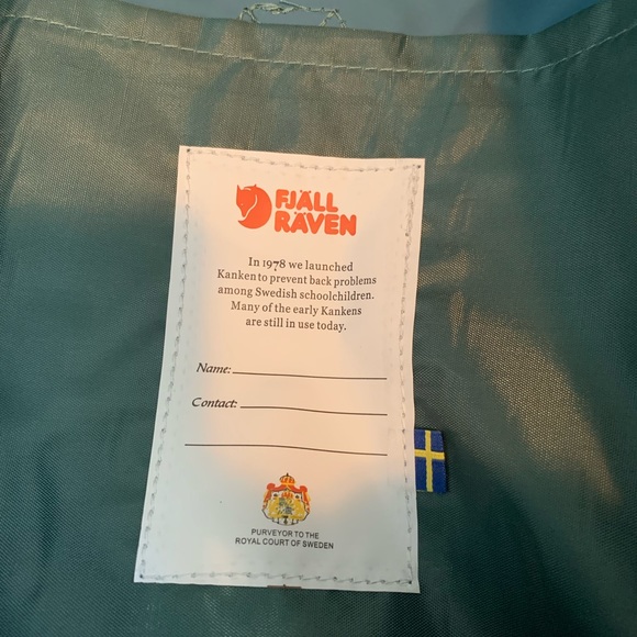 Fjallraven Kanken classic backpack in soft green - Picture 3 of 7